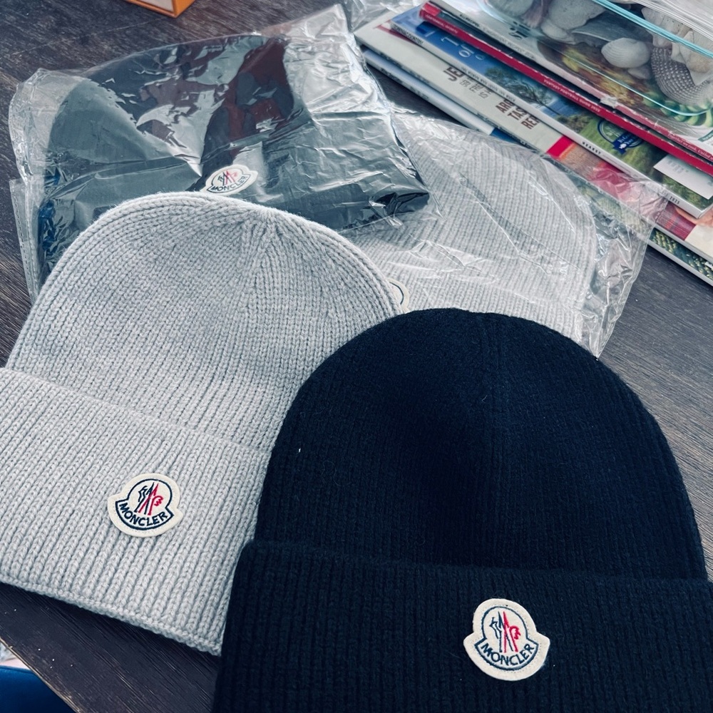 Moncler Dual-Tone Black and Gray Beanie Collection